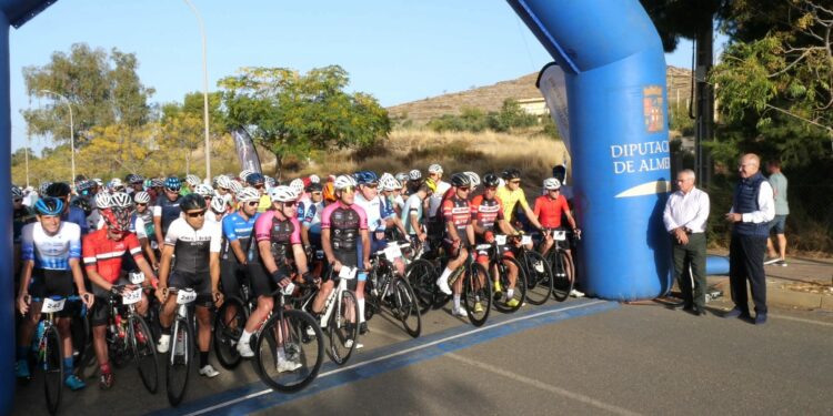 ‘Las 4 Cimas’ convierte al destino ‘Costa de Almería’ en un paraíso para el ciclismo