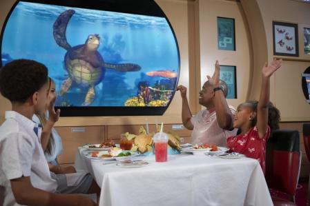 Los personajes más queridos de Disney también os acompañarán en los restaurantes