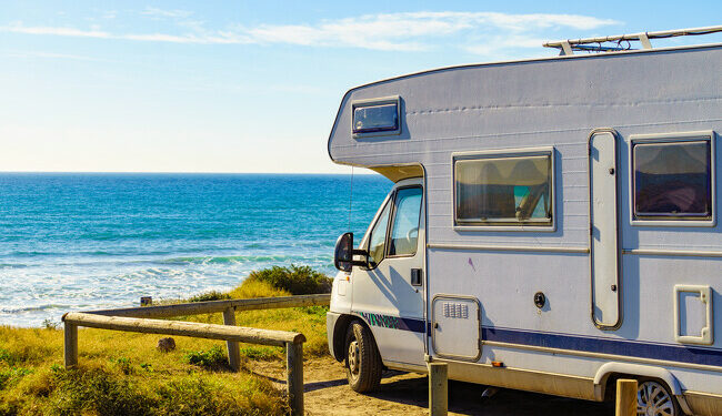 Las autocaravanas tienen zonas especiales para poder aparcar y dormir