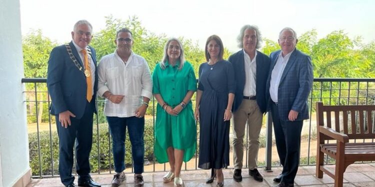 Agentes de viajes irlandeses se familiarizan con el turismo de la provincia de Huelva
