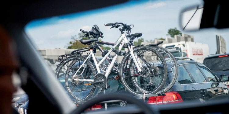 Ahorro de combustible: ¡Vacíe el coche después de las vacaciones!