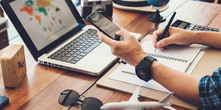 Aplicaciones para planear vacaciones en hoteles, finanzas y planes
