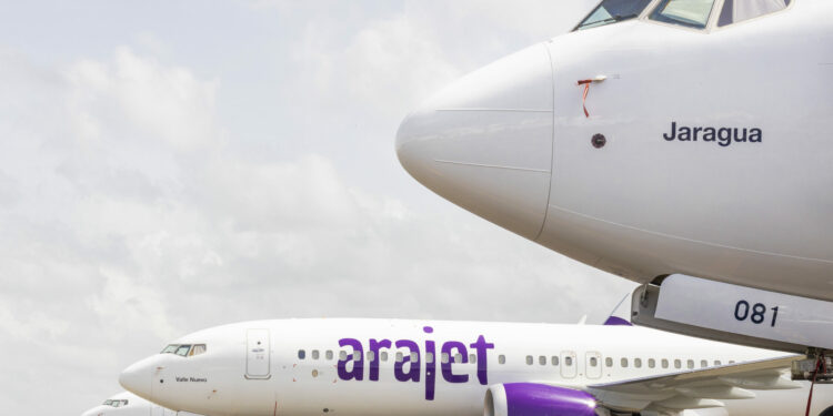 Arajet lanza vuelos directos a Bogotá y Medellín desde 74 dólares
