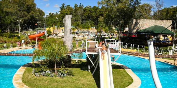 Argentina busca en Uruguay más turistas a mitad de precio