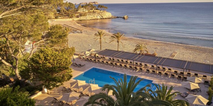 Así van a combatir los madrileños el otoño: tres escapadas a las islas que no te puedes perder