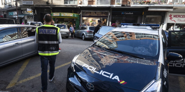 Atienden a una mujer herida por cortes de cuchillo en Burgos
