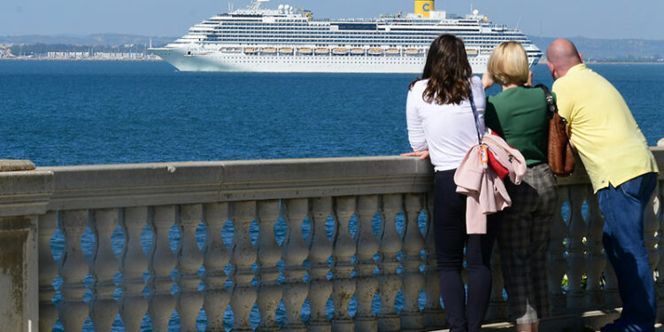 Cádiz espera 330 escalas de cruceros en 2023