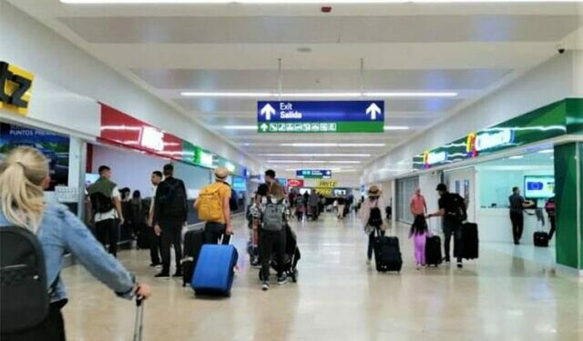 Cancún: turistas colombianos se hartan del maltrato de migraciones