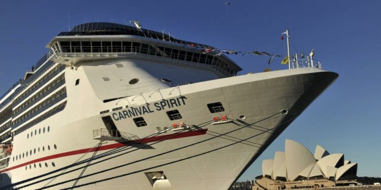 Carnival Spirit abre la temporada de cruceros 2022-2023 en el Canal de Panamá