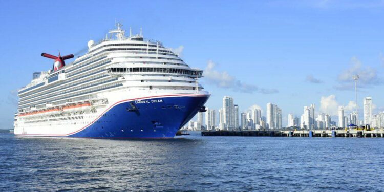 Cartagena recibió dos cruceros con más de 8.600 visitantes