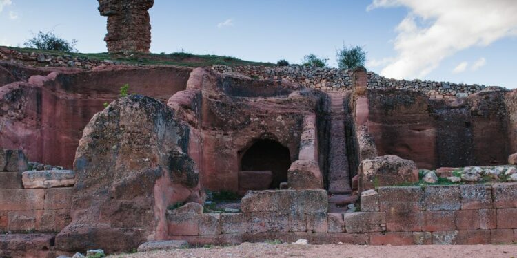 Castilla y León promociona su rico patrimonio arqueológico en Italia