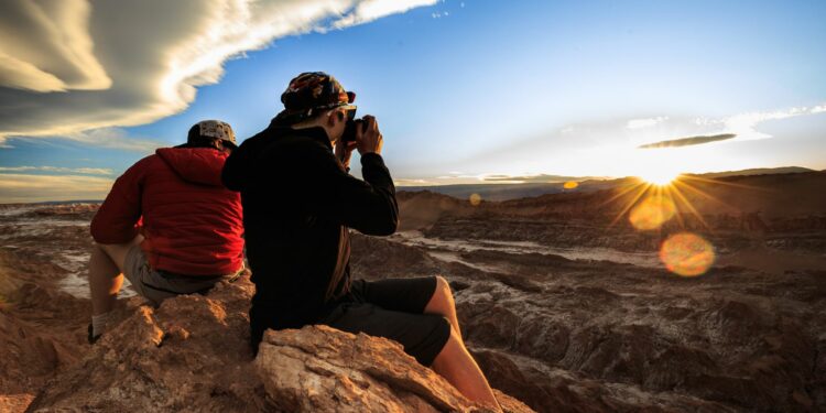 El Valle de la Luna, con sus enormes dunas, valles y colinas de sal, roca y arena (Crédito: Prensa Sernatur)