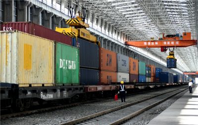 China: Trenes intermodales ferrocarril-mar completan 7.000 viajes por corredor comercial