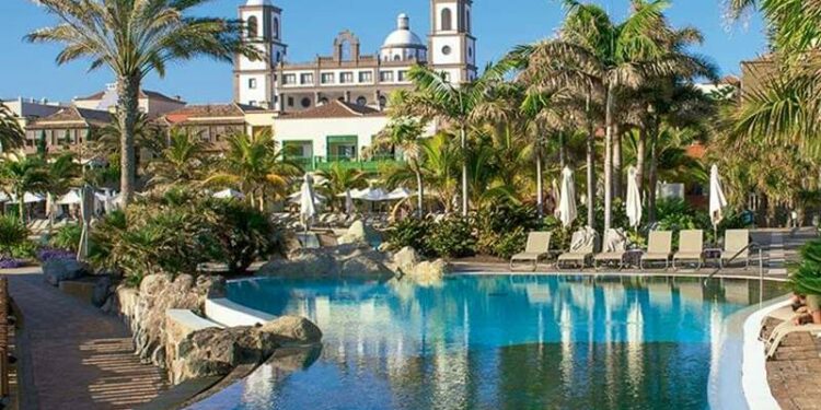Hotel-Piscina-Vip-palmeras-Lopesan-Villa-del-Conde-Resort.jpeg