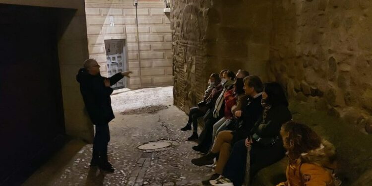 Luis Rodríguez Bausá muy cerca del Callejón de los Muertos en Toledo