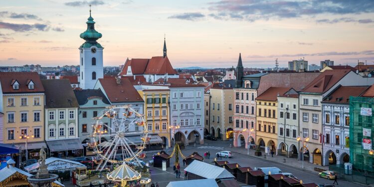 Mercado de Navidad en Praga [Foto: Leonhard_Niederwimmer/Pixabay]Mercado de Navidad en Praga [Foto: Leonhard_Niederwimmer/Pixabay]