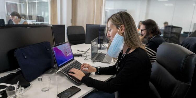 La 'renuncia silenciosa', un fenómeno laboral que se expande en la Comunitat Valenciana