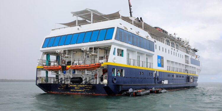 Crucero National Geographic Quest se encuentra en aguas de Córdoba