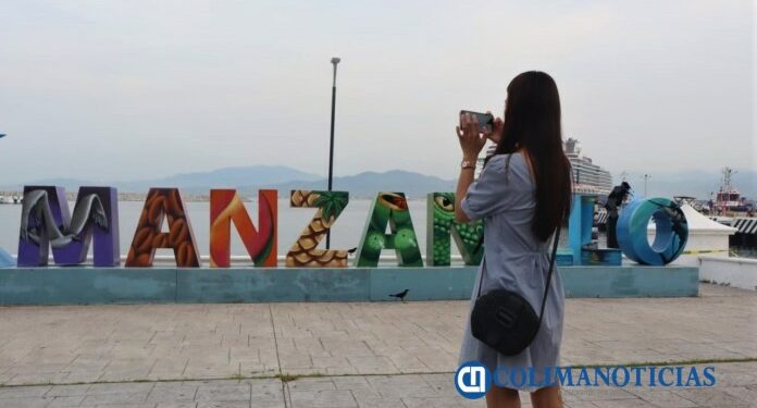 Crucero Nieuw Amsterdam arriba al Puerto de Manzanillo