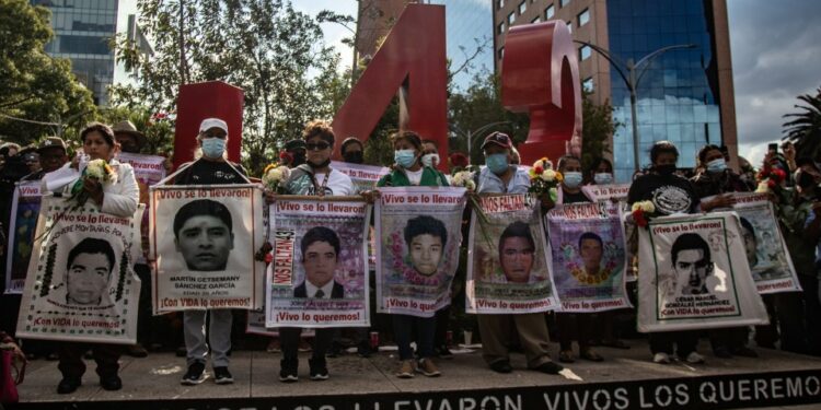 Defensa de militares alista denuncia y pide renuncia de Encinas