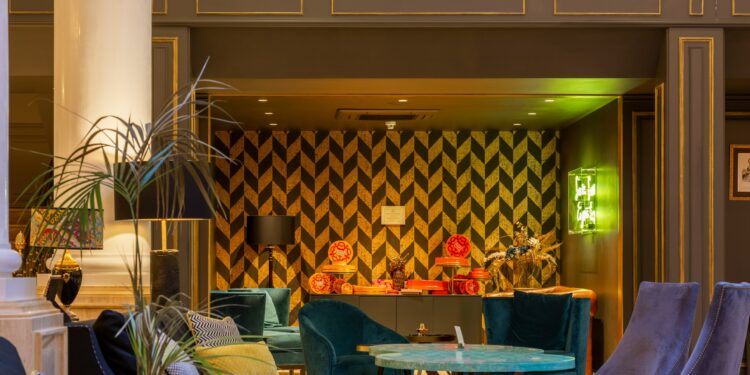 Dormir como la realeza ahora es posible gracias al Palacio y Hotel Eugenia de Montijo y lo mejor de la semana del 2 al 8 de Octubre