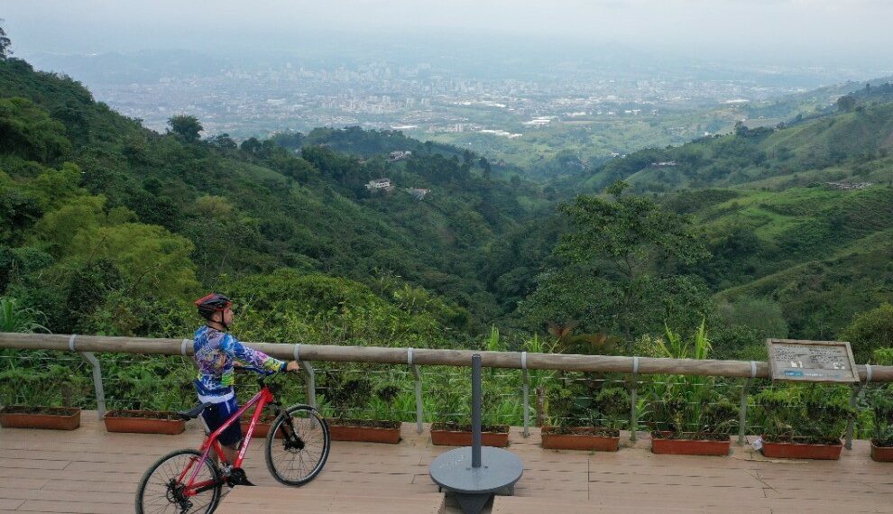 Foto del sector del mirador turístico del Alto del Nudo en Dosquebradas.
