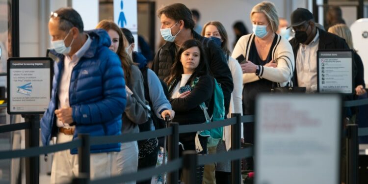 EEUU deja de emitir alertas de viajes a otros países por causa del COVID-19