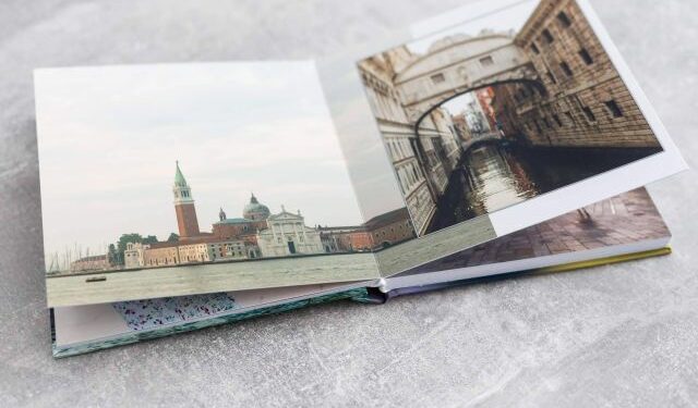 EMPRESA / Los álbumes de viajes físicos siguen resistiéndose a la tecnología a la hora de guardar los mejores recuerdos, por Álbum de Fotos