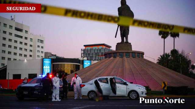 Ejecutan a dos hombres en la glorieta Cuauhtémoc de Zona Río a bordo de un carro