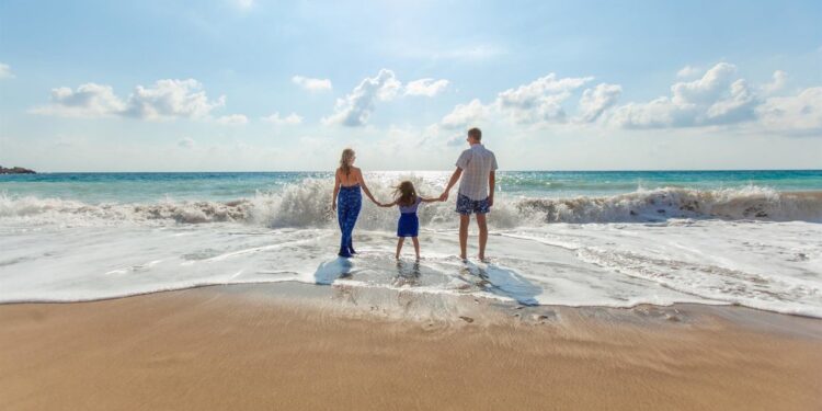 El 68% de los españoles mantendrá o aumentará su gasto en viajes en 2023
