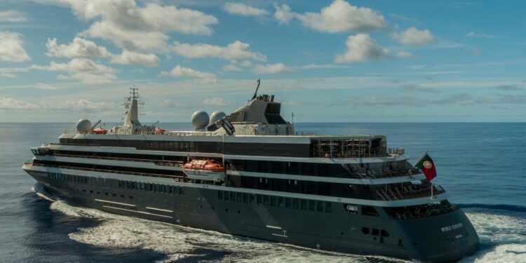 El Puerto de Ceuta recibe al primer crucero de la temporada de otoño
