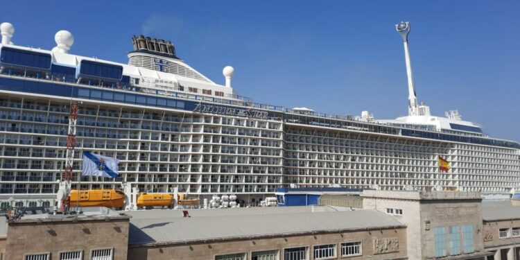 El crucero 'Anthem of the Seas' visita Vigo en su última escala en la ciudad en 2022