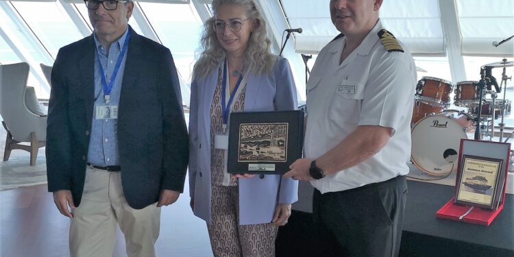 El crucero Azamara Onward realiza su primera escala en València – Valenciaport