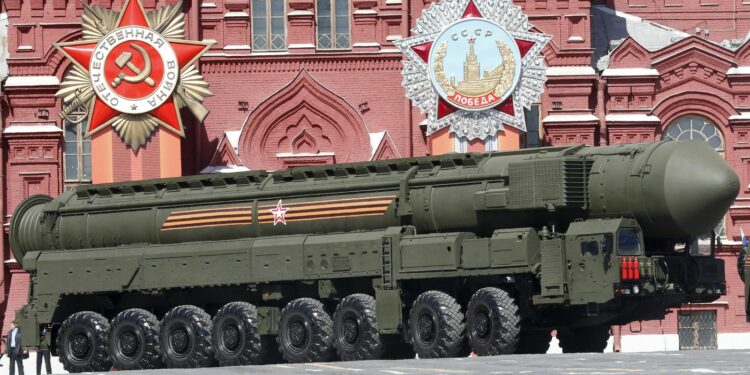 Misiles ICBM Rusos exhibidos en la Plaza Roja de Moscú