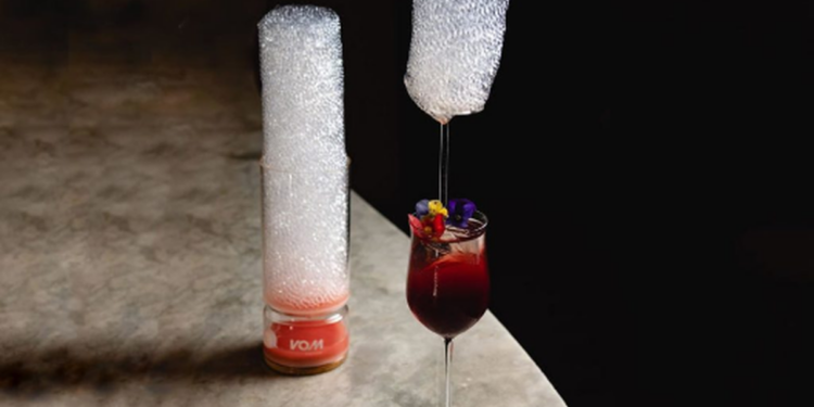 El mejor bar del mundo está en Barcelona y presenta los tragos como obras de arte