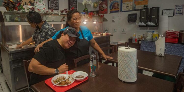 El poco conocido vecindario filipino de Miami atiende a tripulaciones de cruceros