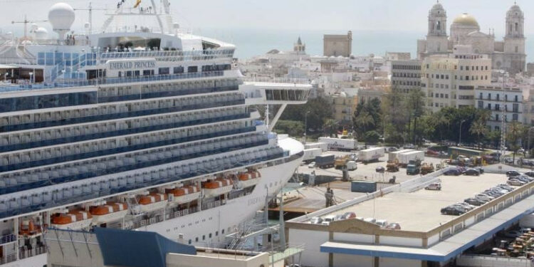 El puerto de Cádiz espera batir su récord de escalas de cruceros en 2023