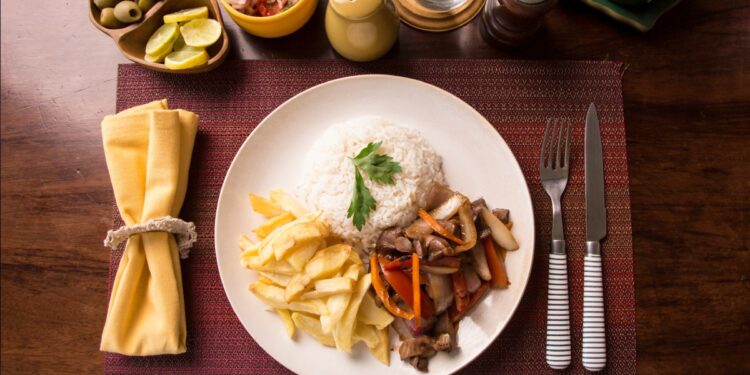 Empleo en cadena hotelera ofrece viajes, pago de viáticos y alimentos