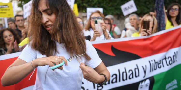 España desaconseja los viajes a Irán por la ola de protestas