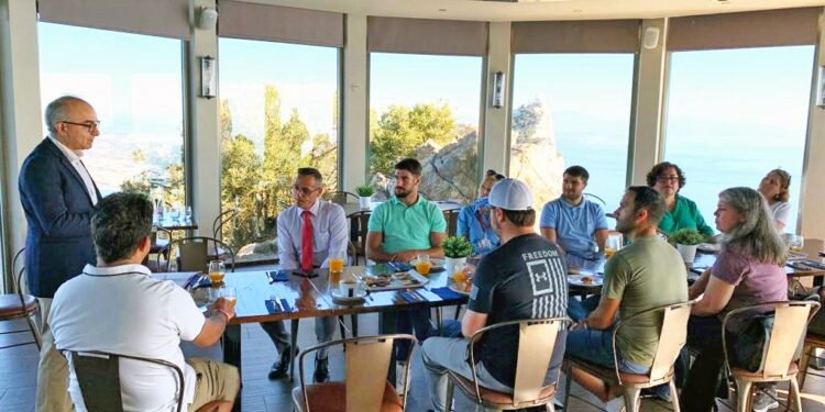 Gibraltar recibe a un grupo de ejecutivos de cruceros