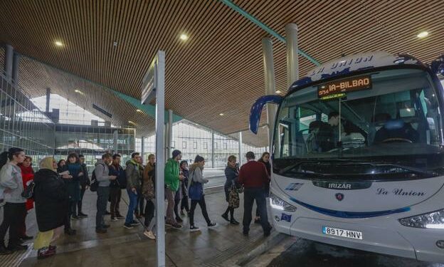 Hasta 13 viajes de Vitoria a Loiu y con la BAT... Todas las novedades de la nueva línea de bus a Bilbao