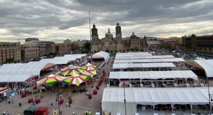 venta nocturna FIL Zócalo