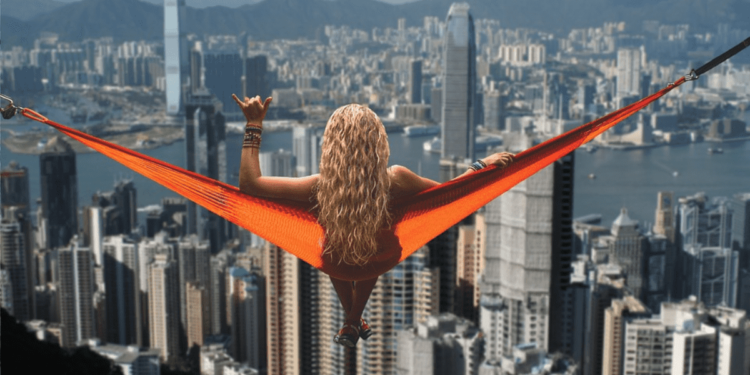 Hong Kong regala medio millón de boletos de avión a turistas