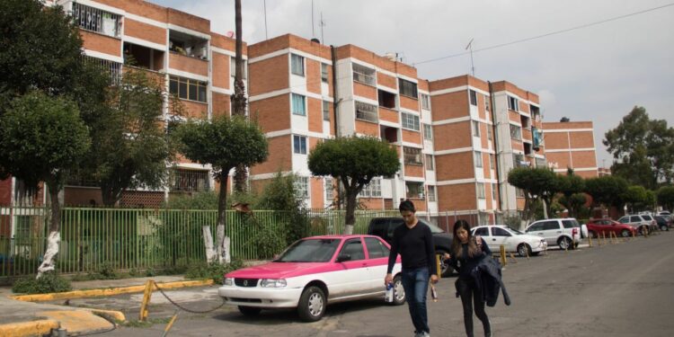 Infonavit aumenta a 70 años edad máxima para solicitar un crédito