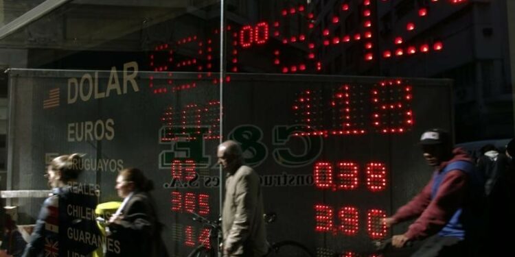 Japón espera que el abaratamiento del yen beneficie a su reapertura turística