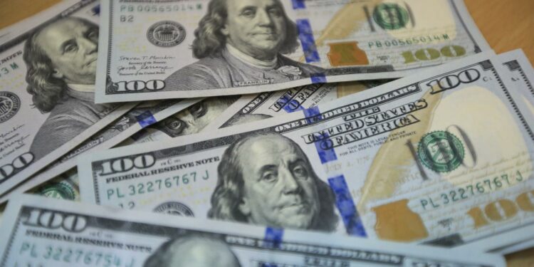 Joyas, viajes y artículos de lujo: 5 empleados del IRS acusados ​​de fraude a programas federales por COVID-19