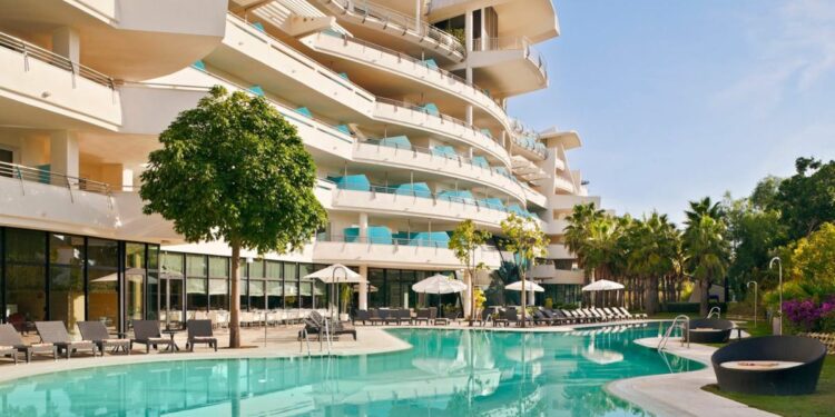 La CNMC investiga a Booking por abuso de posición dominante con hoteles y agencias