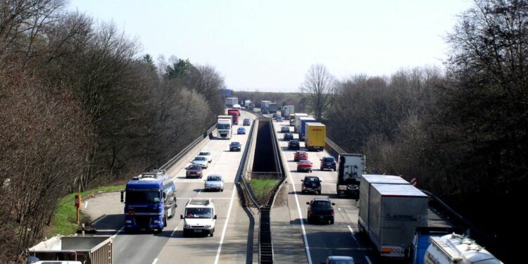 La DGT espera 6,6 millones de viajes en carretera por el puente de Todos los Santos | Líder en Información Social