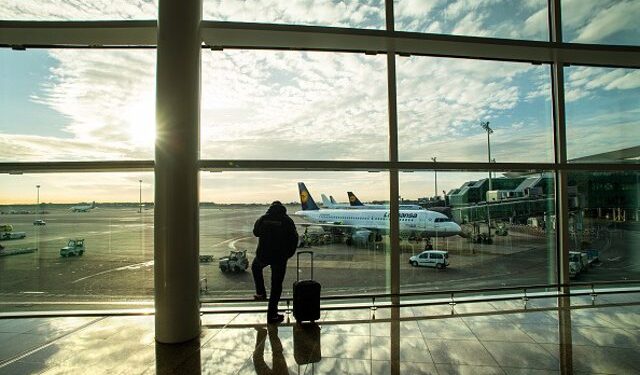 La demanda de viajes recupera el 73,7% del nivel prepandemia en agosto gracias a la apertura de Asia