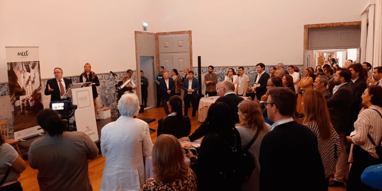 La nueva oferta turística de Extremadura llega a Lisboa con más de 30 alojamientos, agencias y empresas de actividades